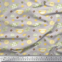 Siva pamučna tkanina od Baptistea s cvjetnim tiskom, šalicom za čaj i kriškom limuna, biljnom tiskanom tkaninom